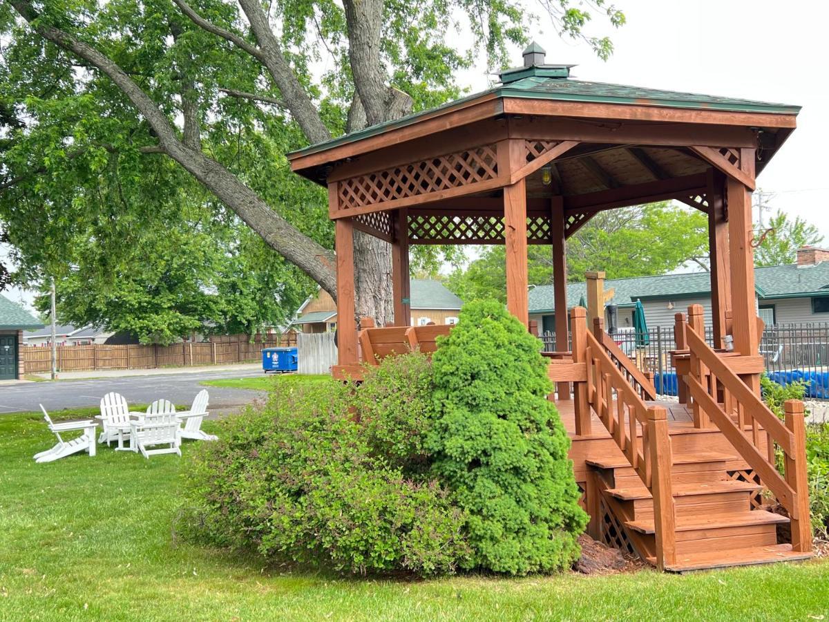 Viking Arms Inn - Ludington Exteriör bild