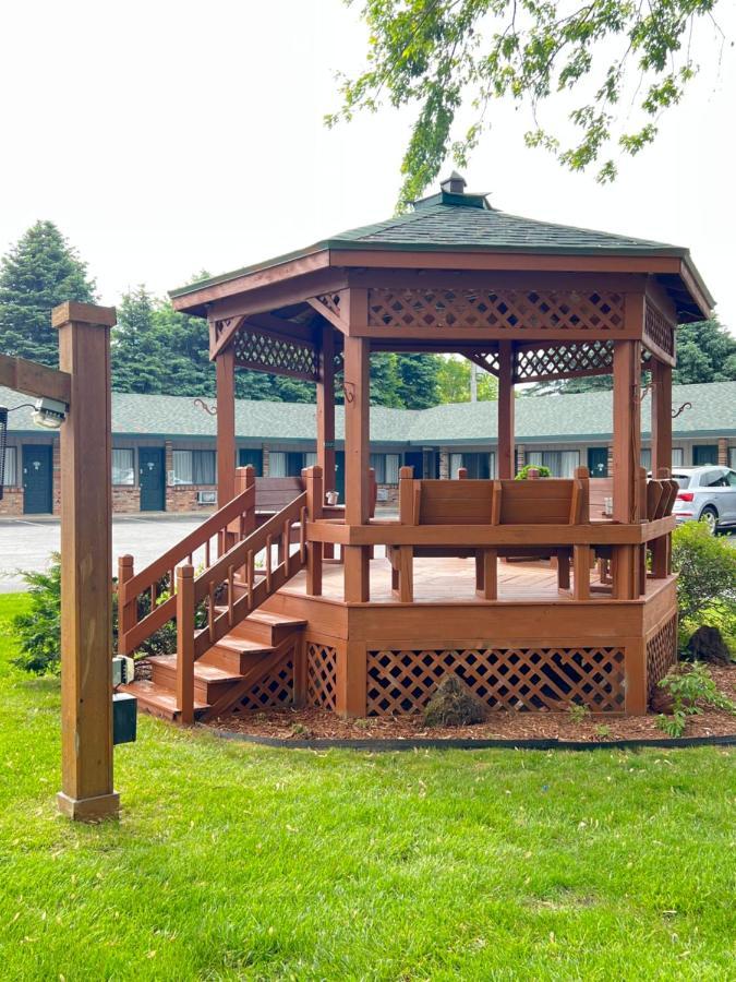 Viking Arms Inn - Ludington Exteriör bild