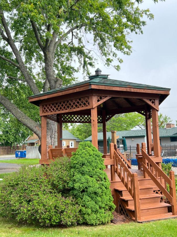 Viking Arms Inn - Ludington Exteriör bild