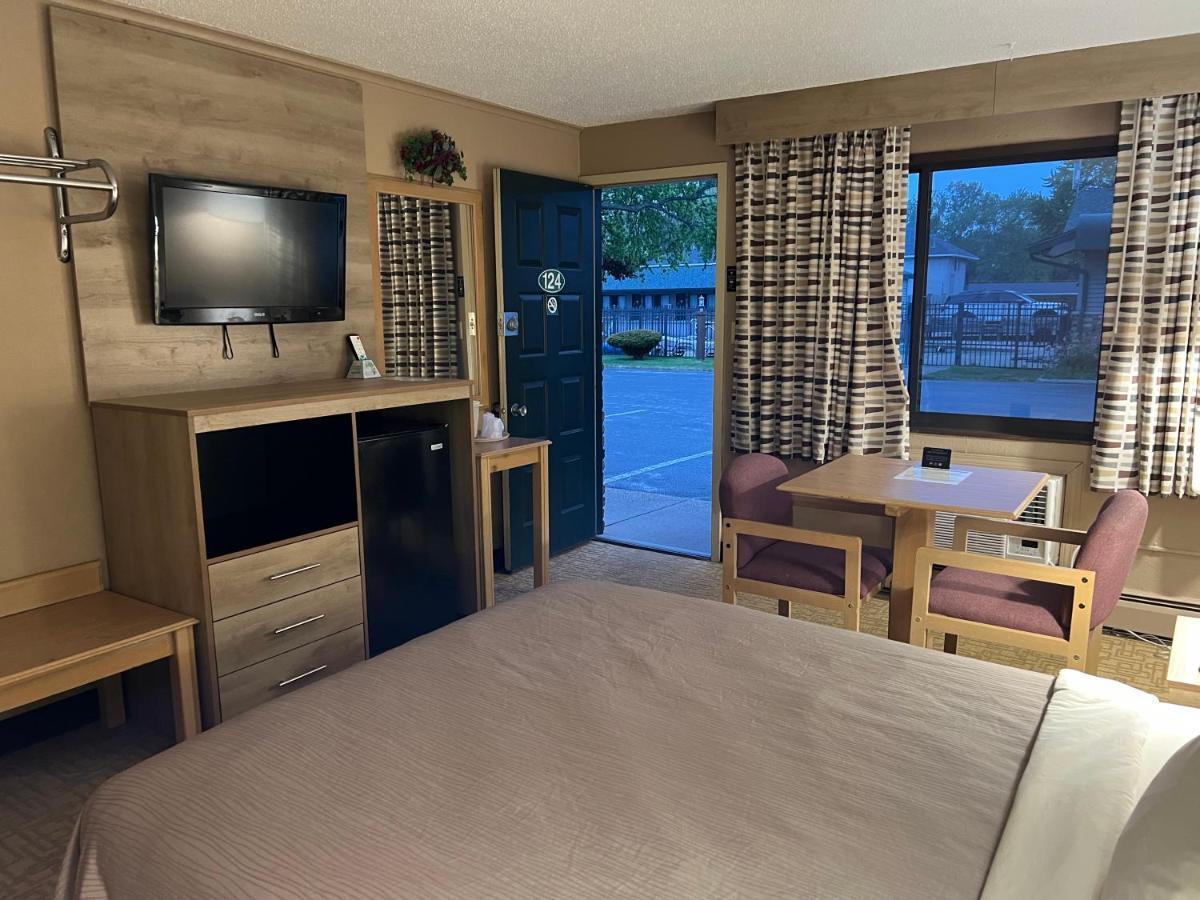 Viking Arms Inn - Ludington Exteriör bild