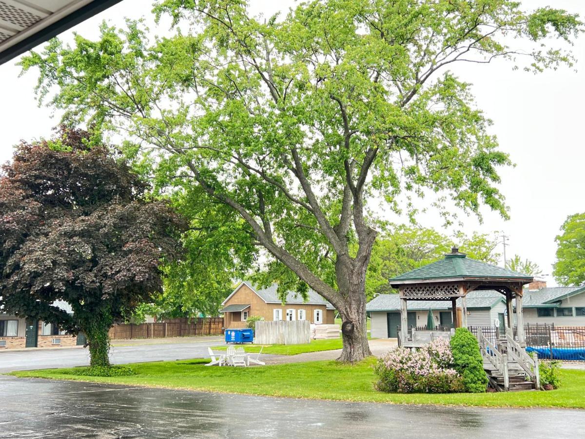 Viking Arms Inn - Ludington Exteriör bild